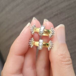 Women's earrings, Women's jewelry